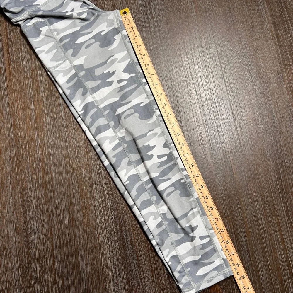 Eddie Bauer Girls Kids Camo Leggings Athletic Pants Size L 14 Pockets Zip Pocket